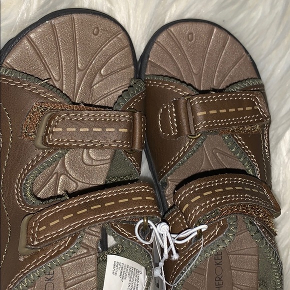 💙 NWT. Kid (Boy) Sandal w/adjustable straps. - Picture 4 of 8